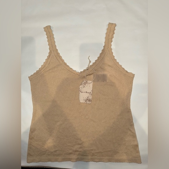 BNWT Hem & Thread Beige Scalloped Knit Top - Picture 1 of 7